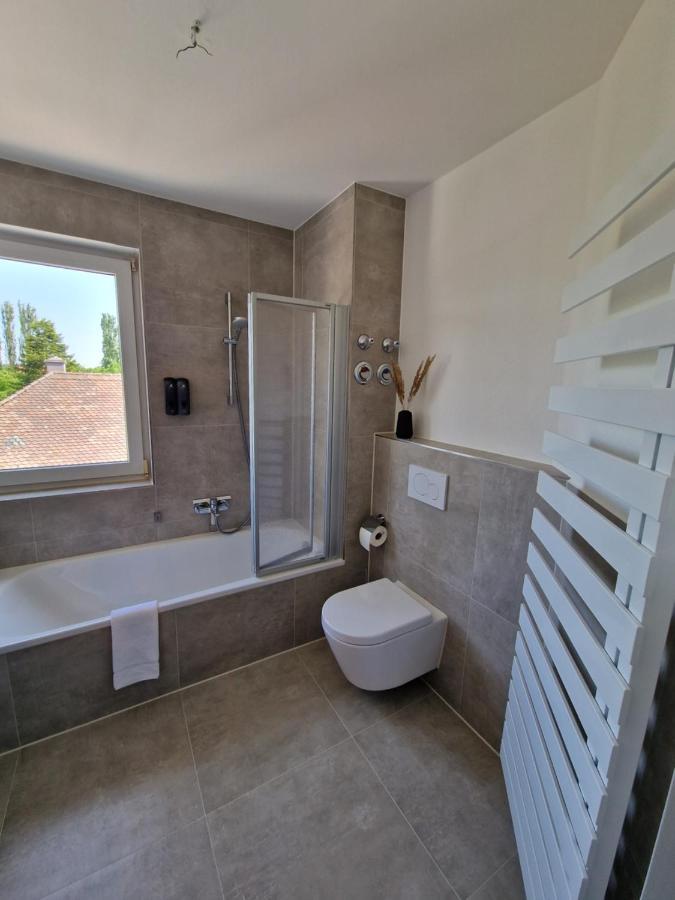 C4S Come4Stay Altoetting - 3-Zi Whg I Zentrale Lage I Parkplatz I Balkon I Wifi I Smarttv I 1 Kingsize, 1 Queensize Bett I Office Arbeitsplatz I Wohnbereich Mit Couch Und Essbereich I Voll Ausgestattete Kueche I Nespresso Exterior foto
