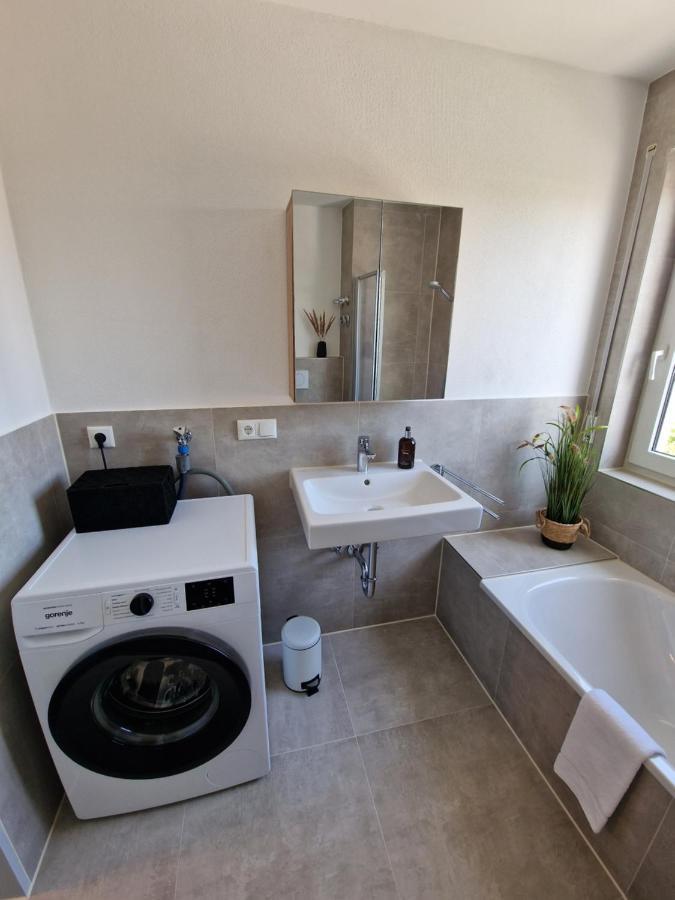 C4S Come4Stay Altoetting - 3-Zi Whg I Zentrale Lage I Parkplatz I Balkon I Wifi I Smarttv I 1 Kingsize, 1 Queensize Bett I Office Arbeitsplatz I Wohnbereich Mit Couch Und Essbereich I Voll Ausgestattete Kueche I Nespresso Exterior foto