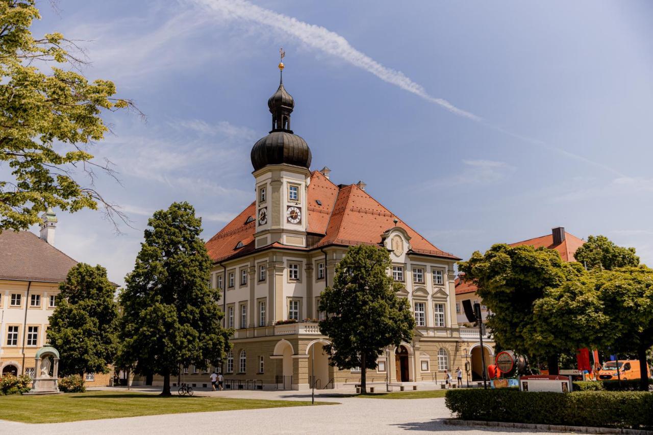 C4S Come4Stay Altoetting - 3-Zi Whg I Zentrale Lage I Parkplatz I Balkon I Wifi I Smarttv I 1 Kingsize, 1 Queensize Bett I Office Arbeitsplatz I Wohnbereich Mit Couch Und Essbereich I Voll Ausgestattete Kueche I Nespresso Exterior foto