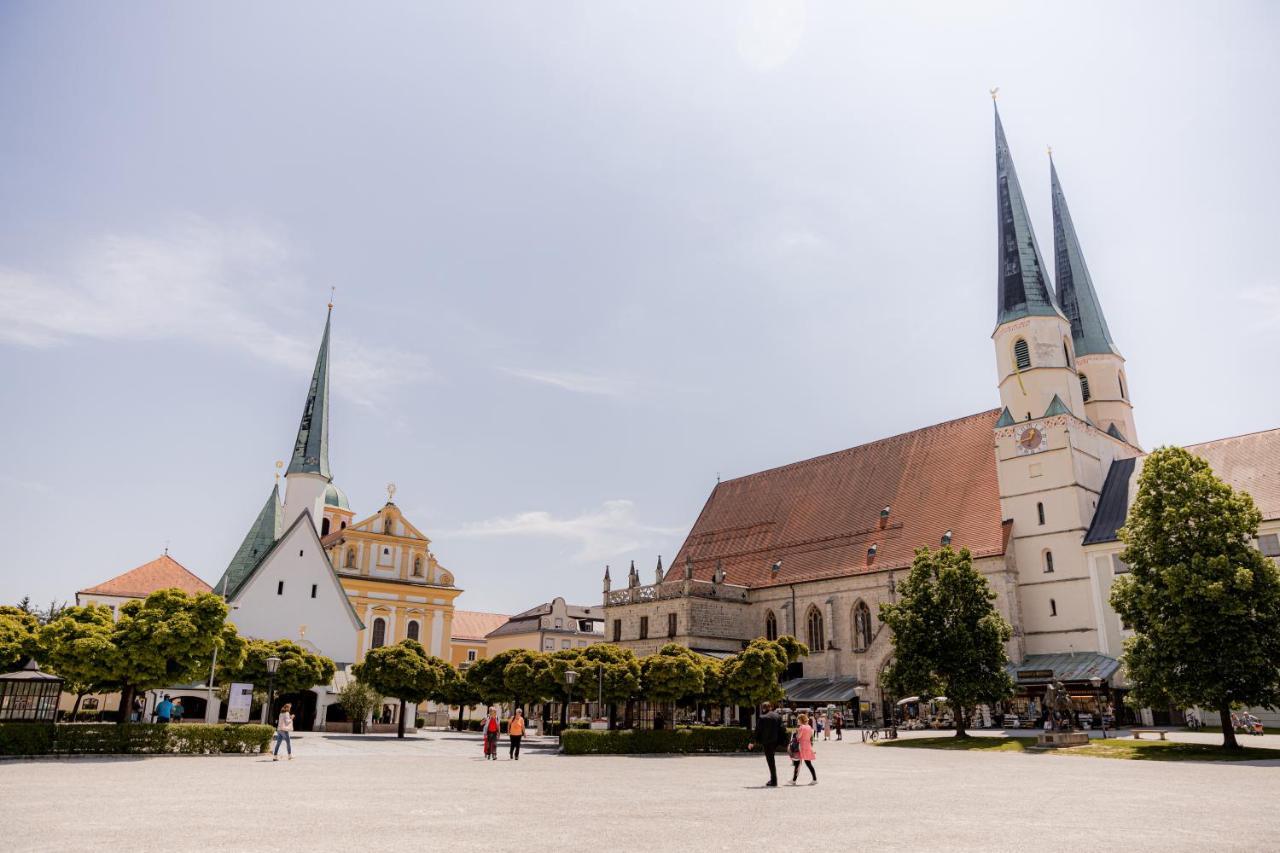 C4S Come4Stay Altoetting - 3-Zi Whg I Zentrale Lage I Parkplatz I Balkon I Wifi I Smarttv I 1 Kingsize, 1 Queensize Bett I Office Arbeitsplatz I Wohnbereich Mit Couch Und Essbereich I Voll Ausgestattete Kueche I Nespresso Exterior foto